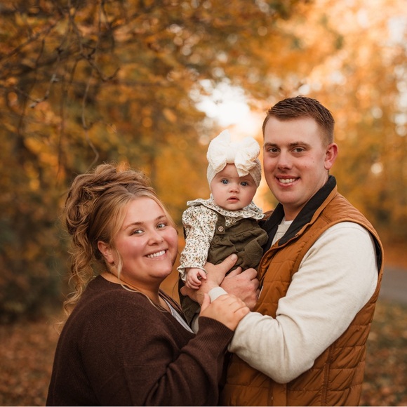 hello! i’m abigail🤎 - Picture 3 of 5